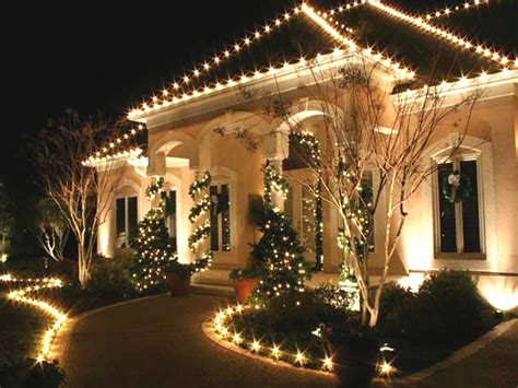 differences  pure white led warm white led christmas lights okchristmaslightscom