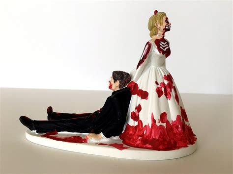 15 Funny Wedding Cake Toppers To Make Your Guests Laugh