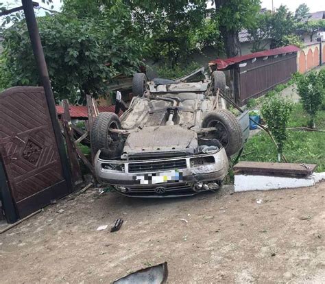 accident rutier  localitatea ruseni  autoturism   rasturnat  afara carosabilului tele