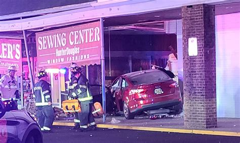 Breaking News Car Crashes Into Shop In Downtown Seaford 47abc