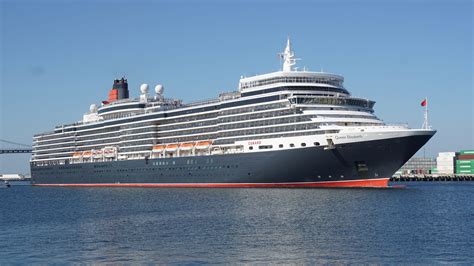 cruise ship    cunard lines queen elizabeth