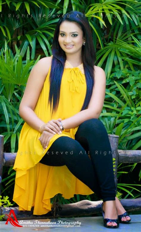 lankan hot actress model tv presenter singer pics photos