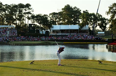 memorable moments tpc sawgrass iconic  hole
