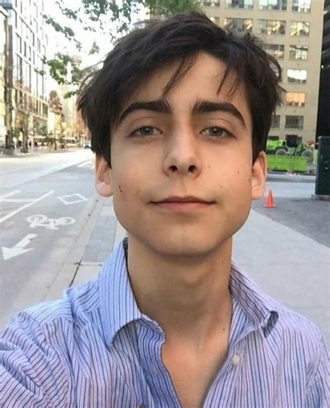 aidan gallagher y tú