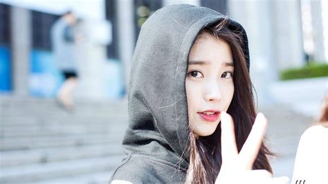 iu lee ji eun hood hd wallpaper 1920x1080 s in 2019 iu fashion winter hats hats