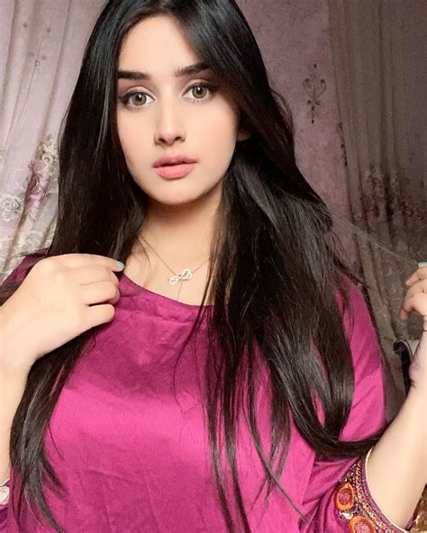 alishbah anjum natural black hair cute face beautiful lips cute