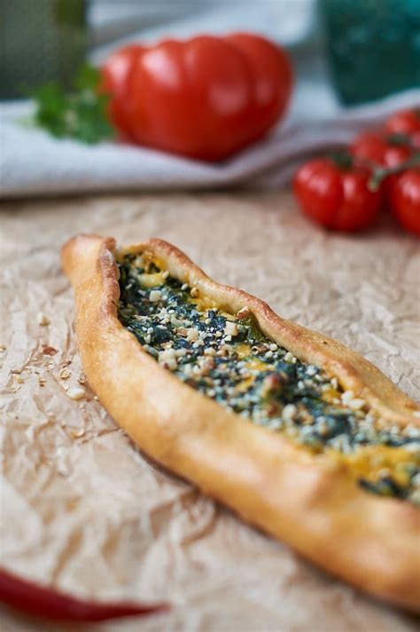 pide mit kaese spinat fuellung rezept rezepte