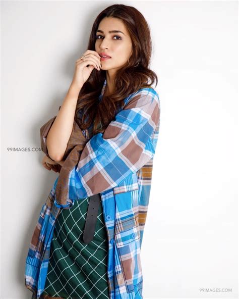 [110 ] Kriti Sanon Hot Hd Photos And Wallpapers For Mobile