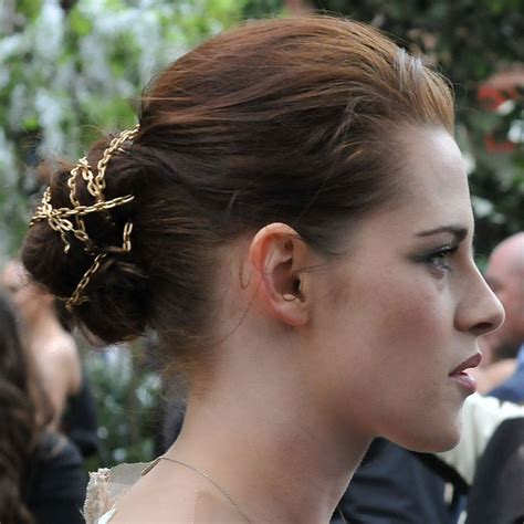 Kristen Stewart S Hair And Makeup At The Snow White And
