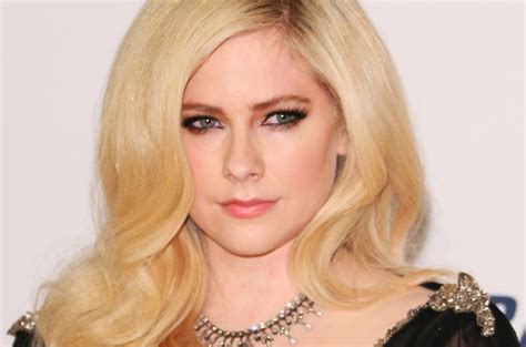 Avril Lavigne Teases I Fell In Love With The Devil Video Premiere