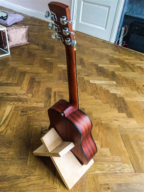 build  simple guitar stand   single board  wood