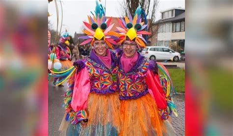 toch nog carnaval bij de deurdreiers  groessen