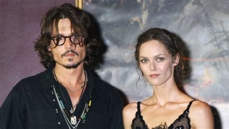 Ex Wife And Daughter Stood Up For Johnny Depp Celebrity News