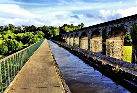 pontcysyllte aqueduct llangollen canal britain visitor travel guide  britain