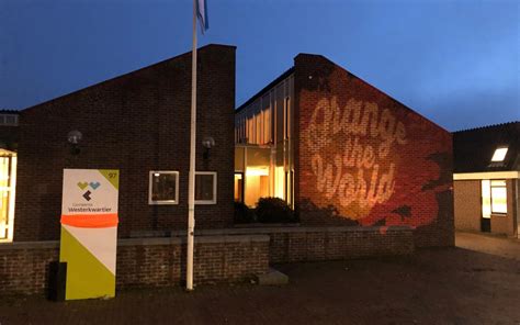 westerkwartier zegt nee tegen geweld tegen vrouwen gemeentehuis  grootegast kleurt oranje
