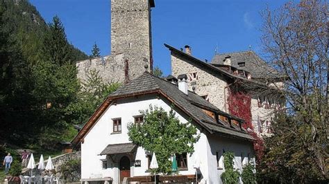 restaurant schloss neuhaus gais suedtirol