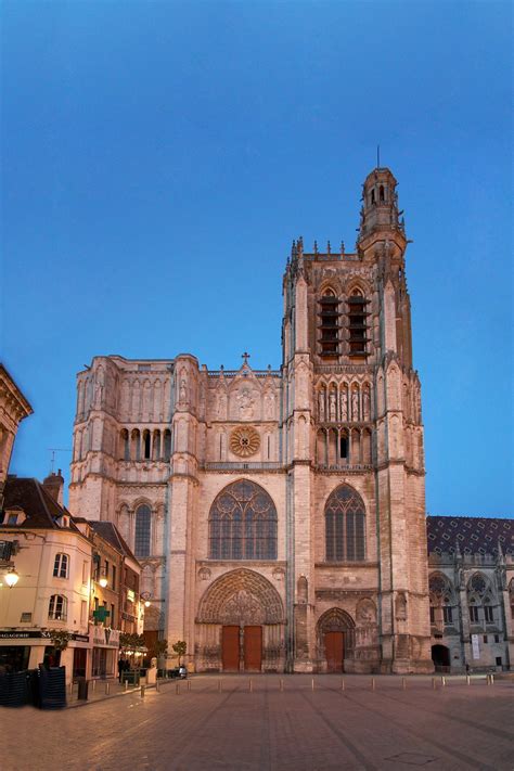 cathedrale saint etienne  son tresor musees de sens
