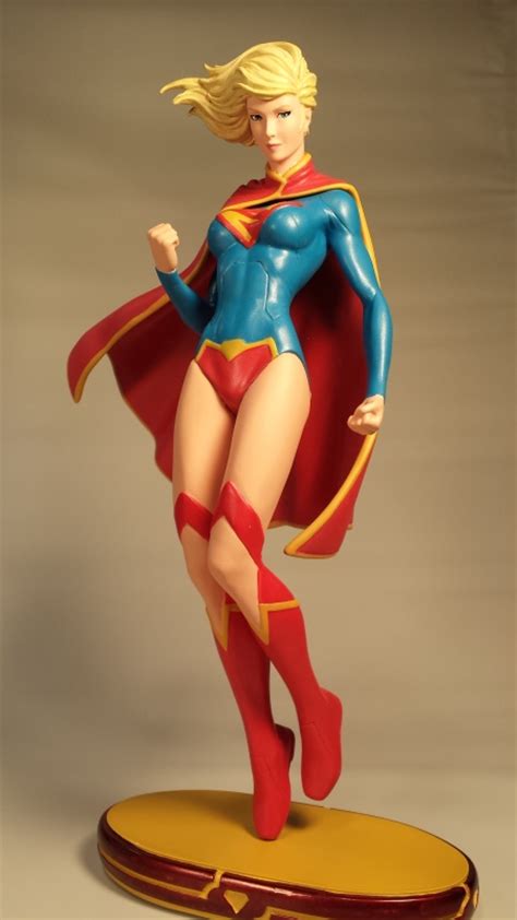 Review Dc Comics Cover Girls Supergirl Statue Supergirl