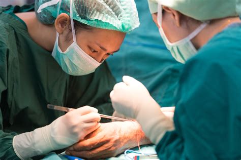 The Inspiring Story Of A Female Orthopaedic Surgeon