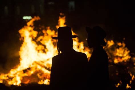 thousands gather  meron  lag bomer celebrations  times  israel