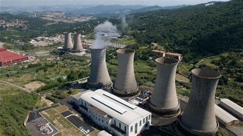 pembangkit listrik tenaga panas bumi terbesar  dunia riset
