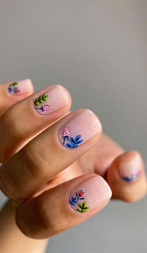 popular nail art designs   pretty hand