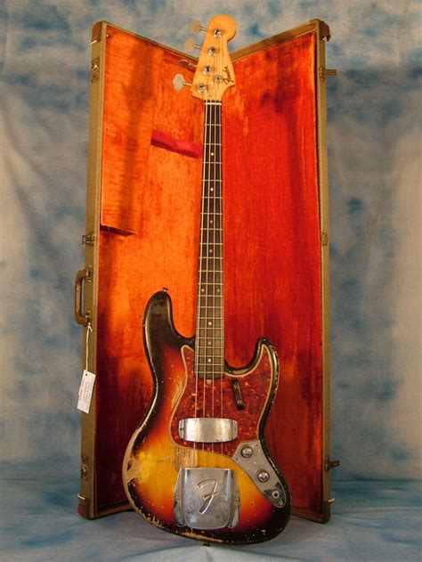 Pin Su Vintage Bass Guitars