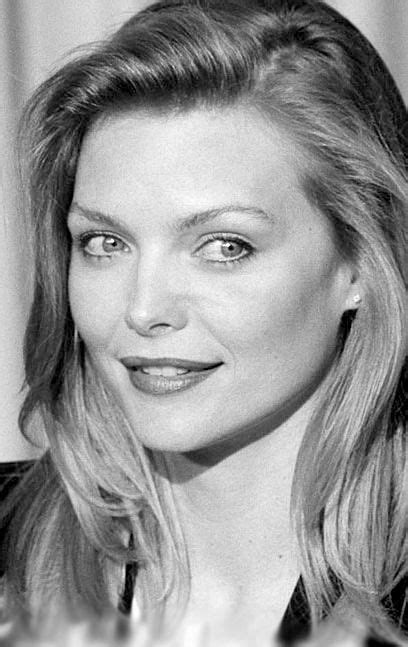 michelle pfeiffer yes in 2019 michelle pfeiffer actresses actors