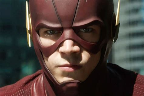 The Flash Season 2 Teaser Barry Gets His Own Bat Signal