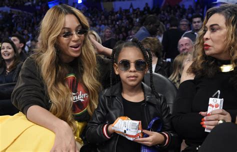 Beyoncé And Blue Ivy Attend Wearable Art Gala In Matching Gold Dresses