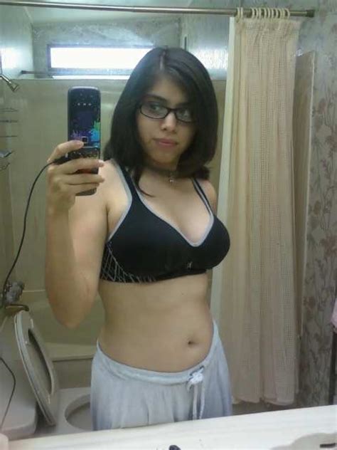 juicy indian in exotic mood taking her own pics at indian paradise