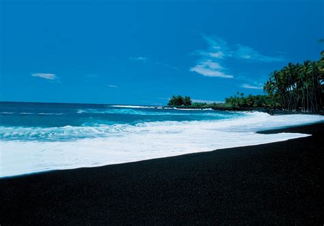 maui   beautiful island  visit black sand beach big island