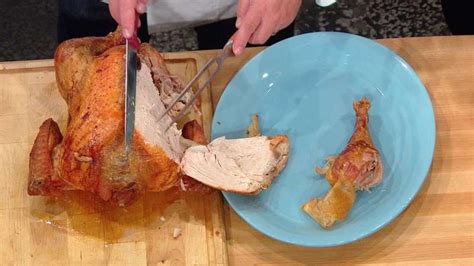 The Best Way To Carve Your Turkey On Thanksgiving