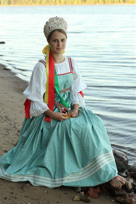 russian bride in traditional peasant style weddings