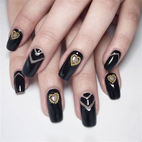 elegant valentines day nail designs