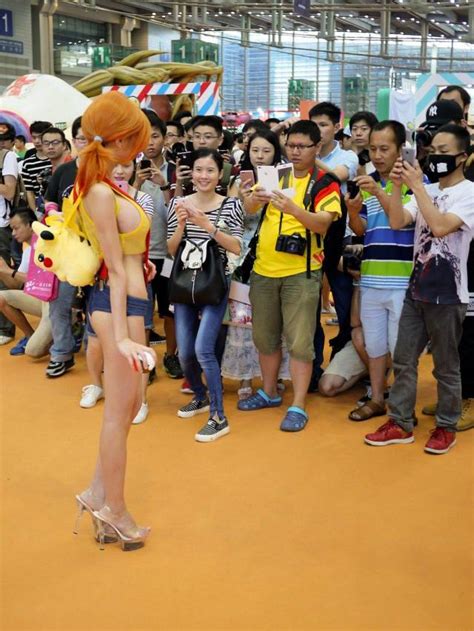 chinese engineer girl tests her 3d bikini on the streets of shenzhen 26 pics