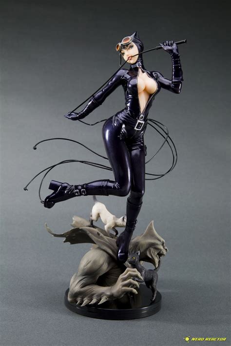 Catwoman Re Illustrated As Dc Bishoujo Statue From
