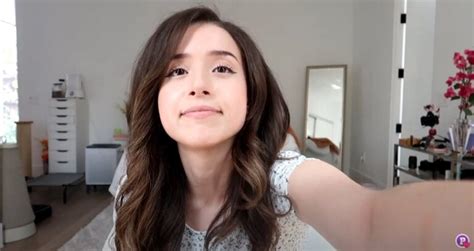 Top 10 Pokimane No Makeup Pictures Why Internet Thinks