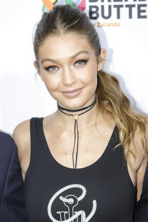 Gigi Hadid Has A Different Updo For Every Day Of The Week Gigi Hadid