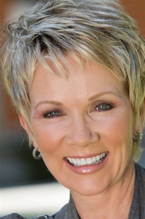 12 Trendy Short Hairstyles For Older Women You Should Try {321338}