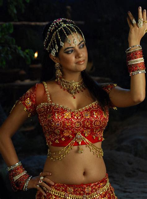 cine hot south indian actress thoppul navel show