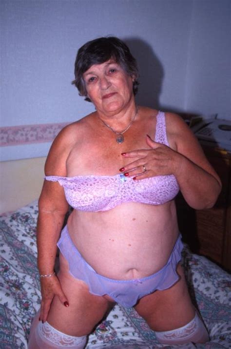 horny fat granny spreads her nasty big folds xjizz