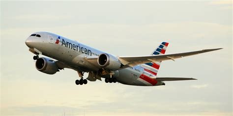 Five American Airlines Staffers Hospitalized After Noticing Odor On