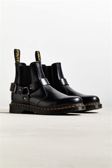 dr martens wincox chelsea boot urban outfitters canada