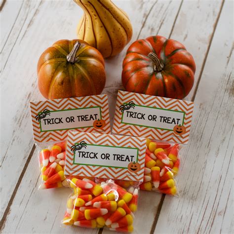 halloween trick  treat bag topper printable bellechic