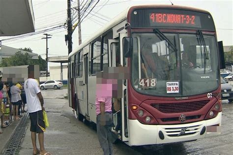 dois ônibus da linha 418 são assaltados pelas mesmas pessoas no ceasa