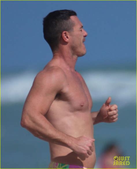 Photo Luke Evans Shows Off Nipple Piercings While Shirtless In Miami