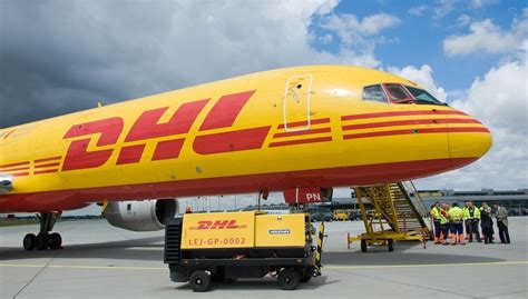 dhl express megalwnei  stolo ths  forthga aeroskafh boeing    total business