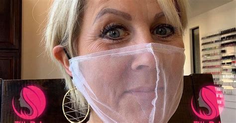 karen shares her breathable mesh face mask with the world and