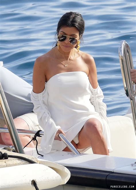 kourtney kardashian paparazzi white panties upskirt photos